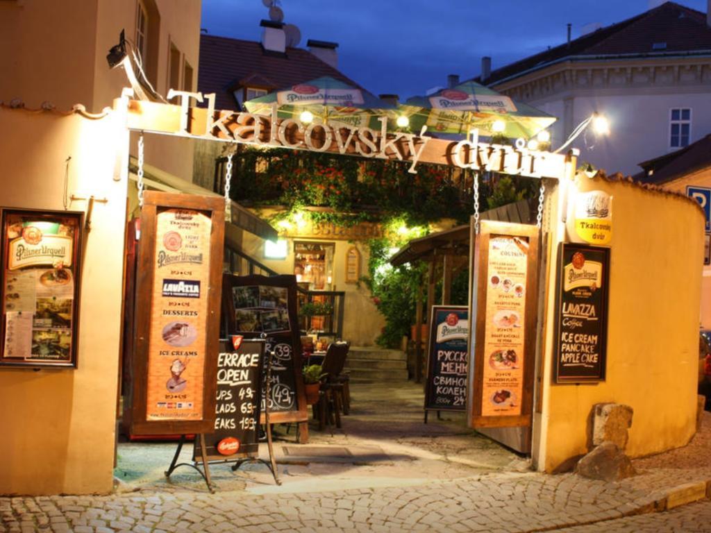 & Restaurant Tkalcovsky Dvur Апартаменты Прага
