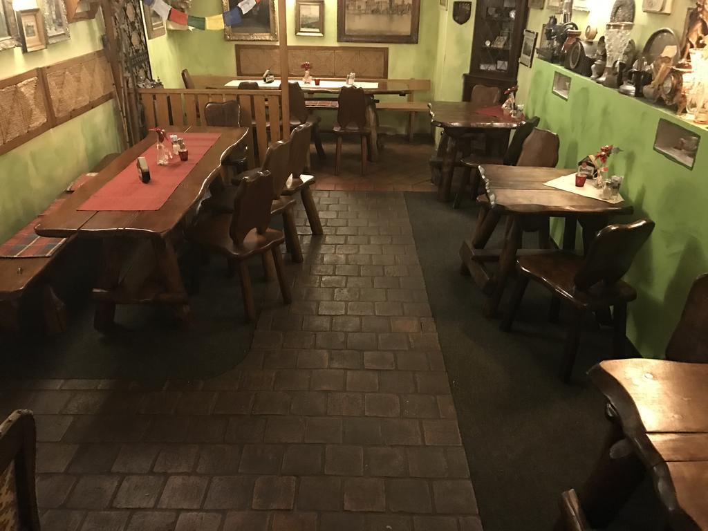 Апартаменты & Restaurant Tkalcovsky Dvur